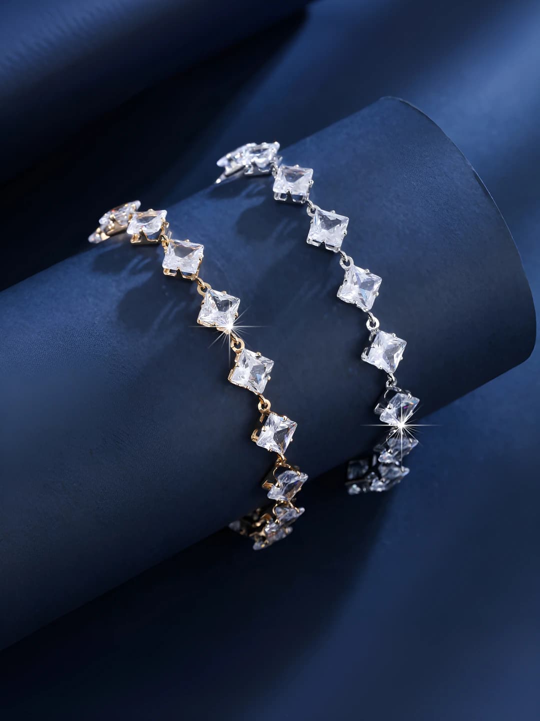 Women's brass bracelet with gold plating, geometric shape, diamonds
