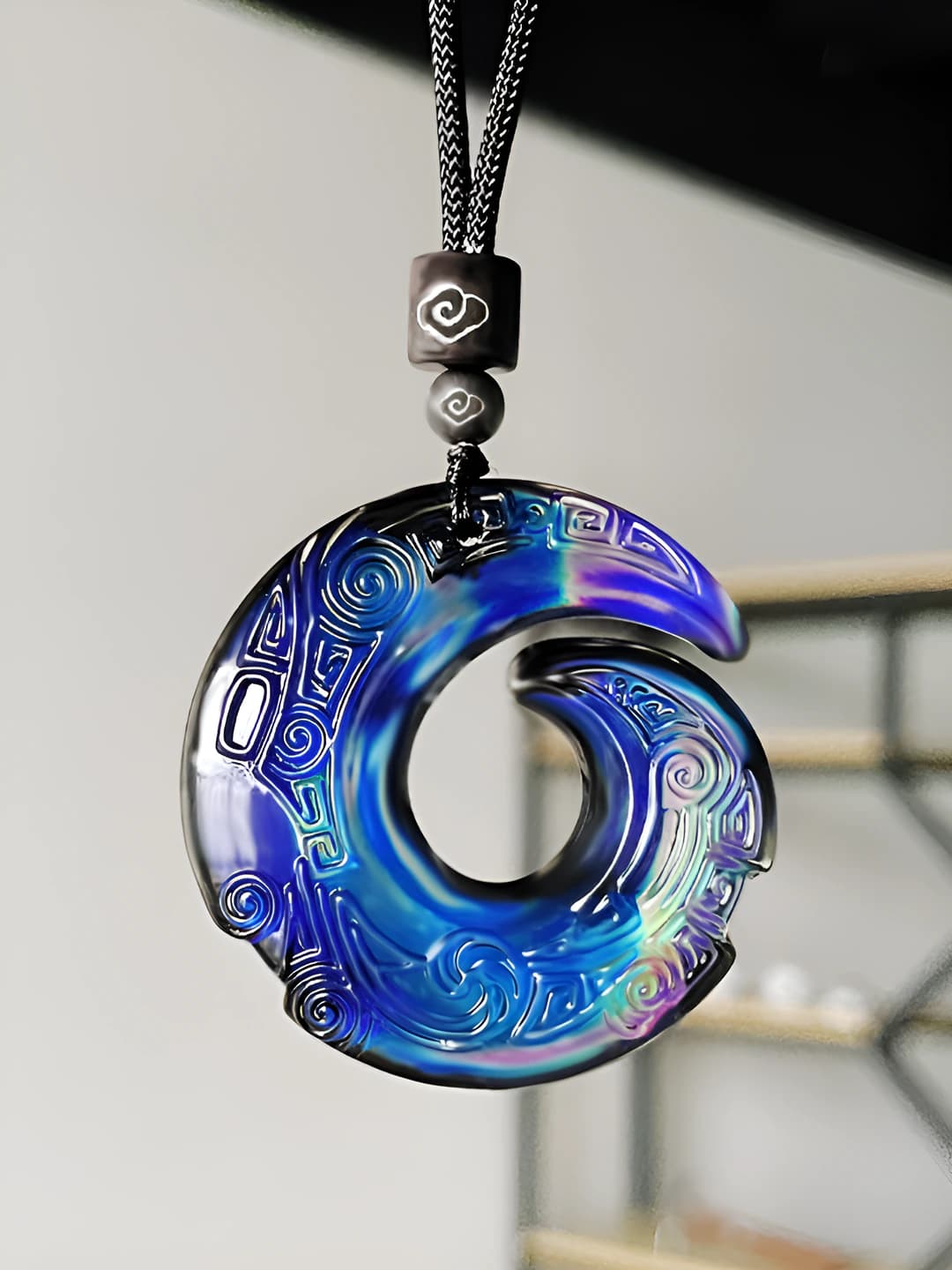 Glass (liuli) pendant necklace with temperature-sensitive color change, new Chinese style, design element: auspicious clouds, for men and women