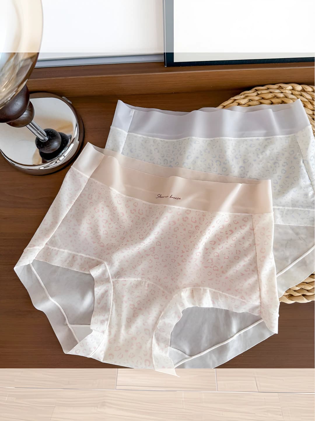 Women's seamless, quick-dry, breathable, antibacterial, pure cotton, ice-silk fabric, floral pattern, mid-waist, summer briefs
