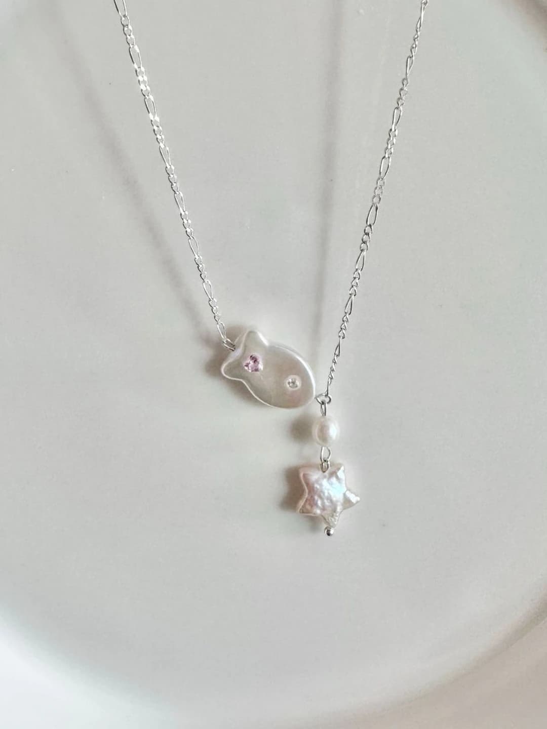 Star and small fish chain