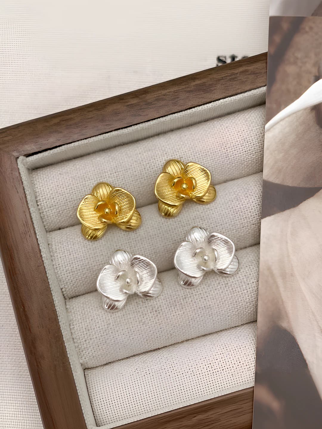 Women's retro style flower stud earrings in copper with 18k gold and thick silver plating, autumn-winter
