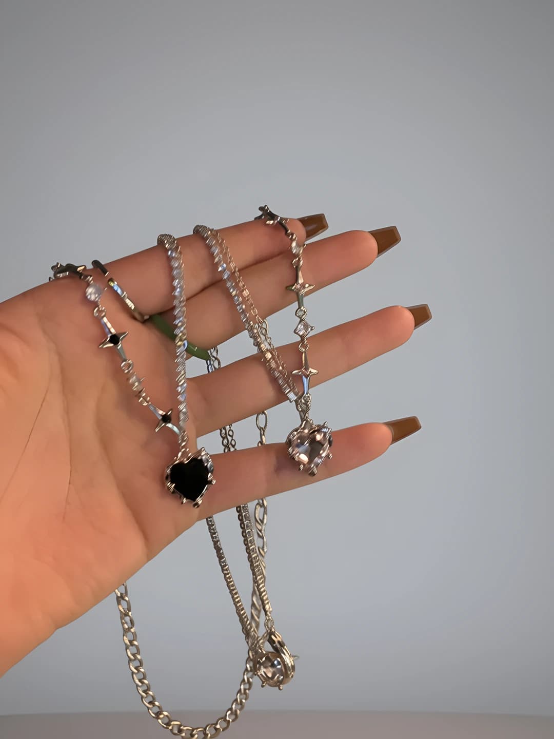 Women's diamond heart and star necklace, stylish design, design element in sweet-cool style