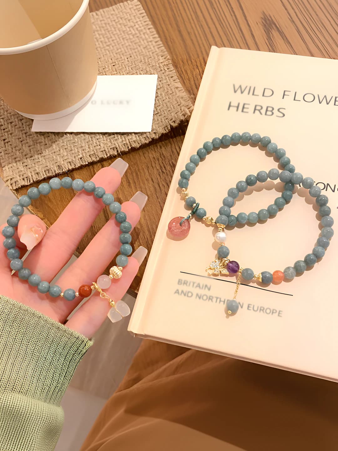 Ayollar uchun retro uslubdagi milliy uslubdagi 6mm Myanma yoquti tosh zanjirli qo'l zari, farovonlik qulfi va farovonlik qulfi dizayn elementi