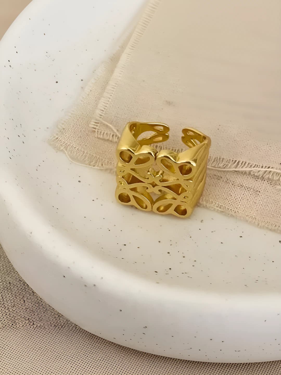 C-249 gold, square ring