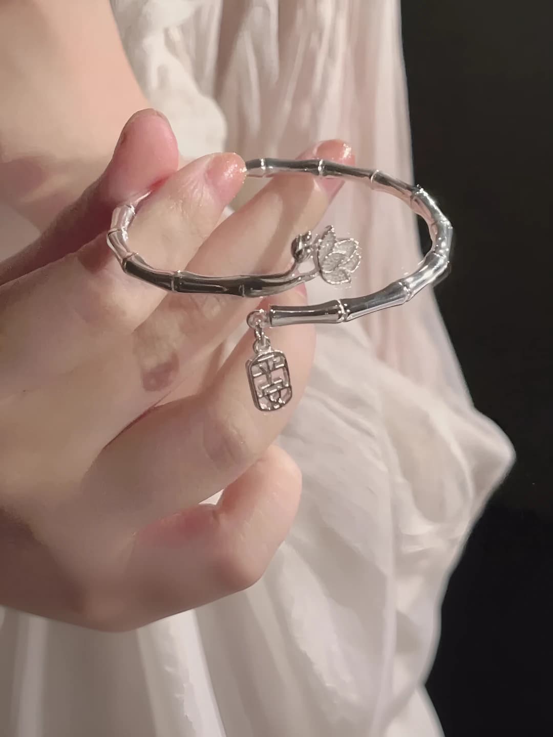 M69 [Safe bamboo lotus bangle]