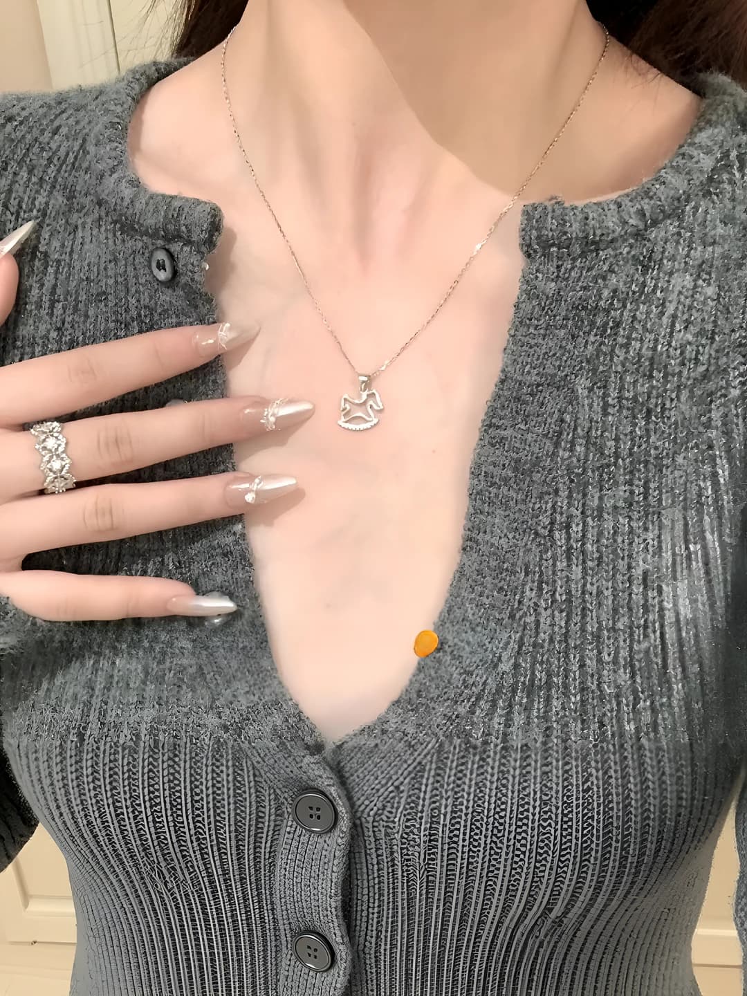 M665 Серебряное ожерелье с лошадкой