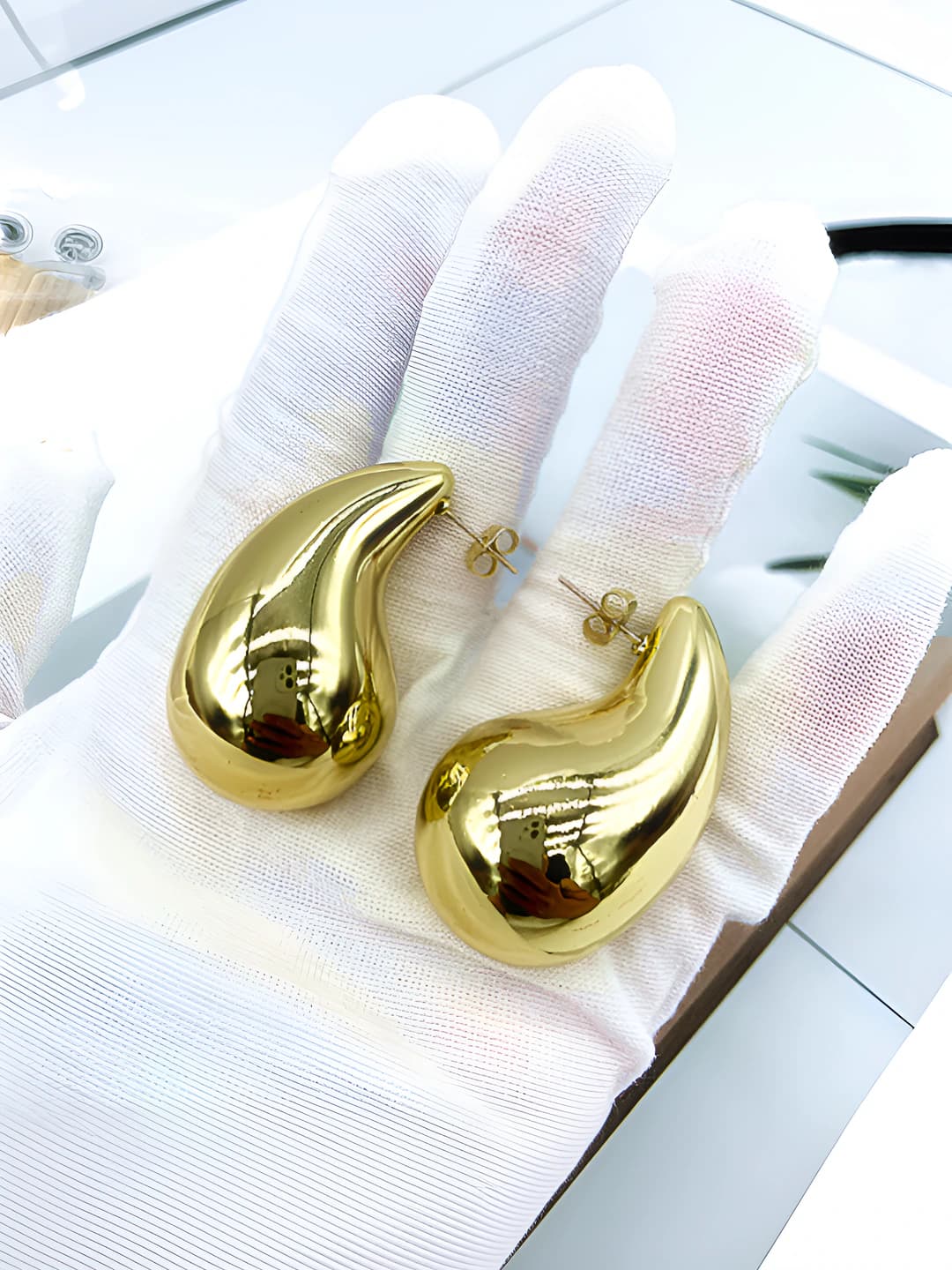 Large gold drop earrings (25*40mm)