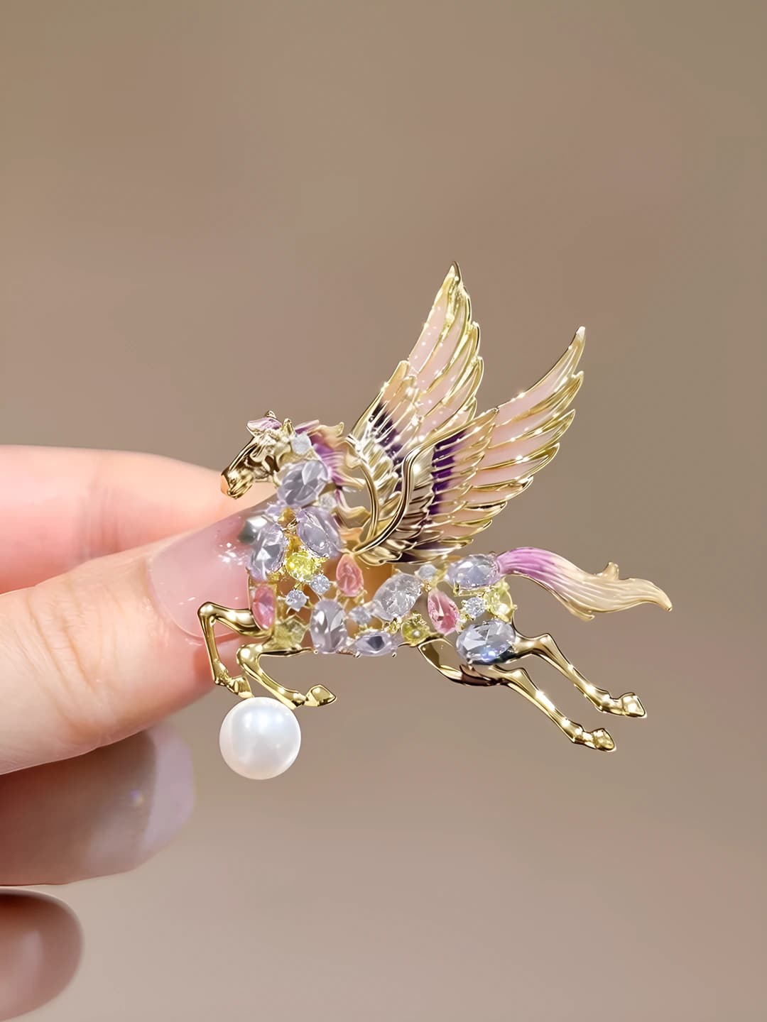 Women's light luxury colorful Pegasus pearl brooch