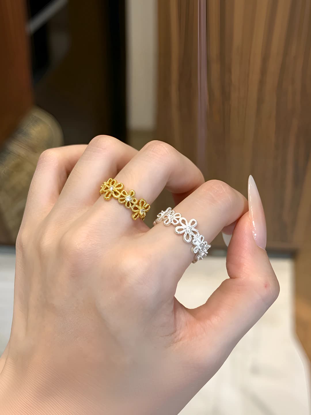 Women's ring with floral design, 18K gold plating, minimalist style