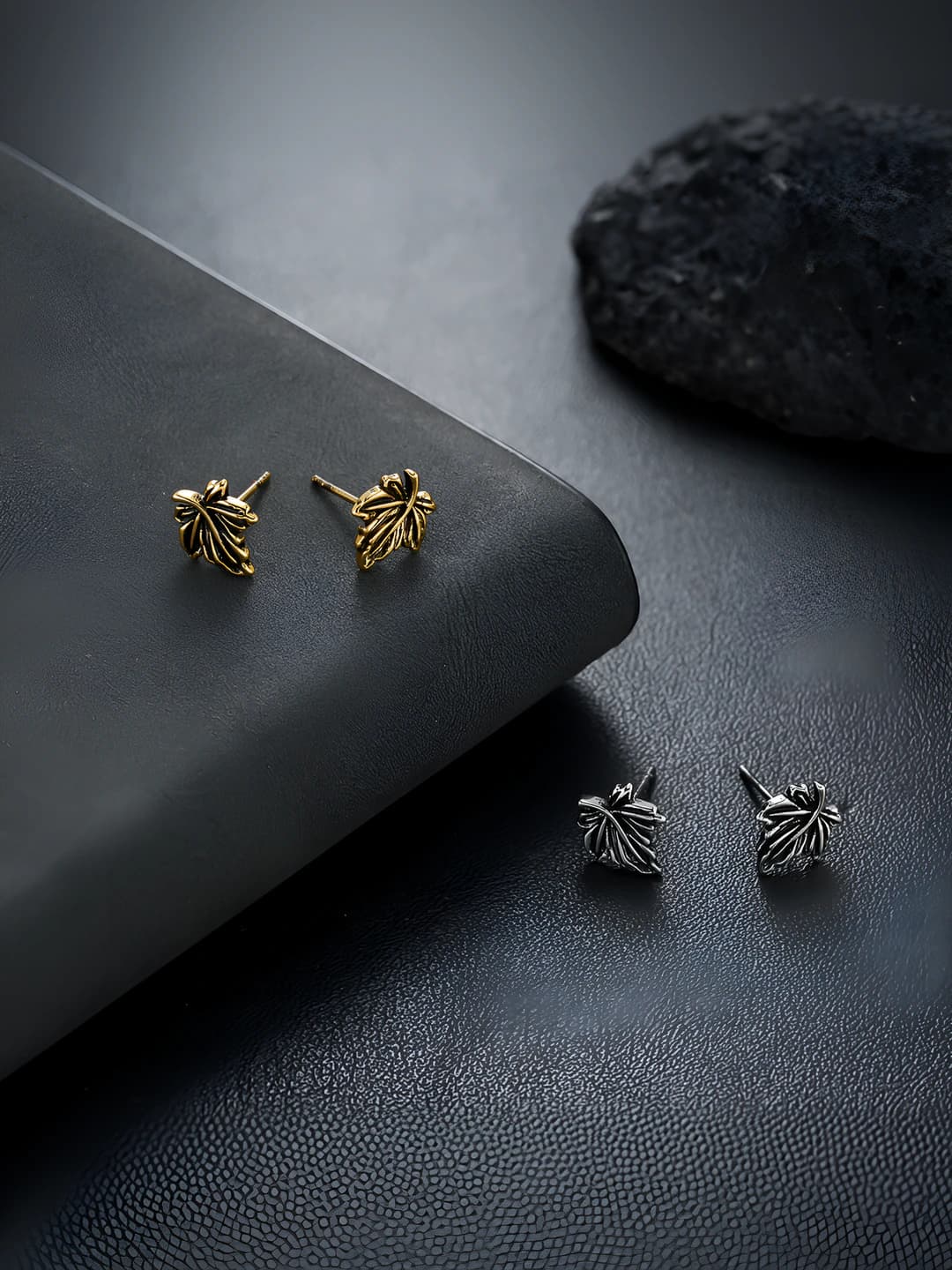 Retro maple leaf stud earrings for men and women made of copper