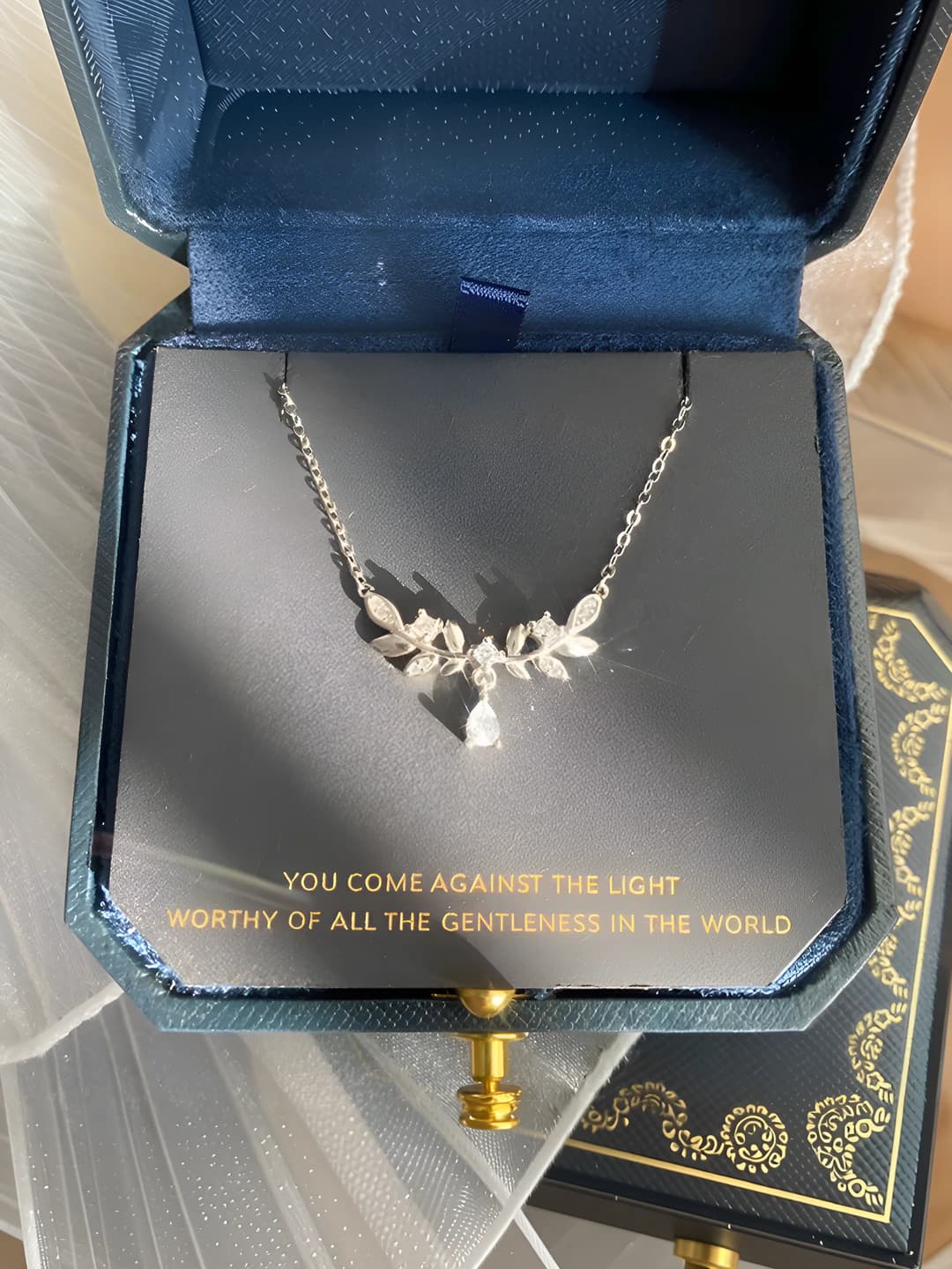 Women's chain necklace with water drop and flower pendant in natural style