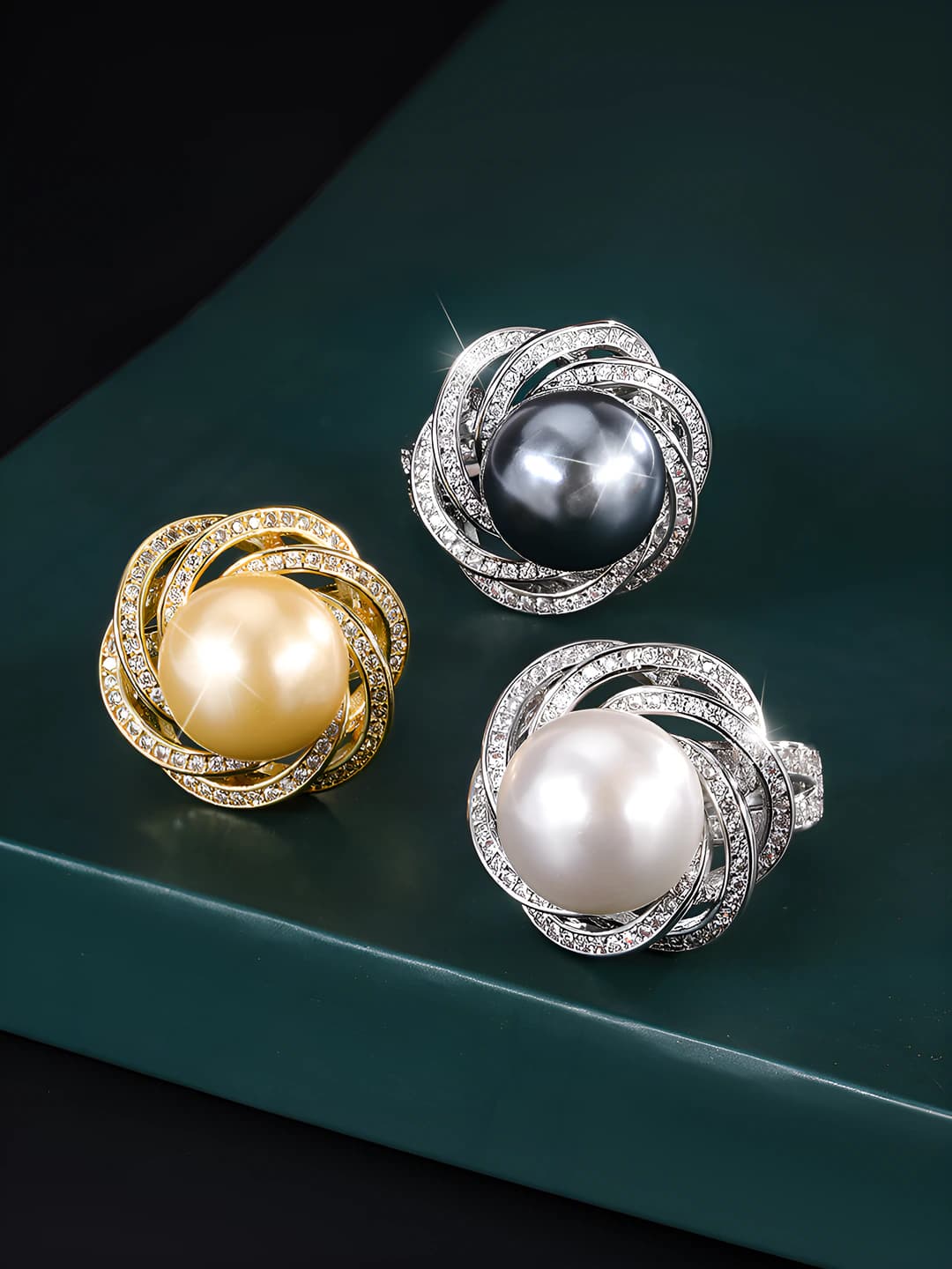 Ayollar uchun 14mm oq abalone qadonli, dantel dizaynli, brilyantli, mosmetall rangli halqa