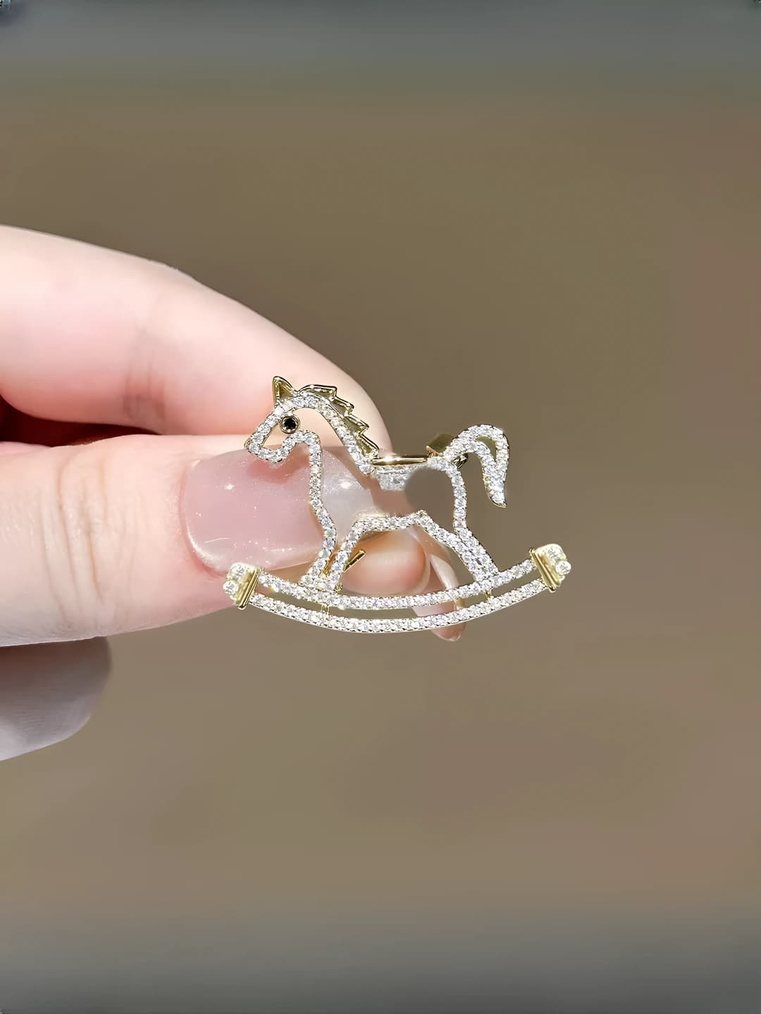 Horse brooch