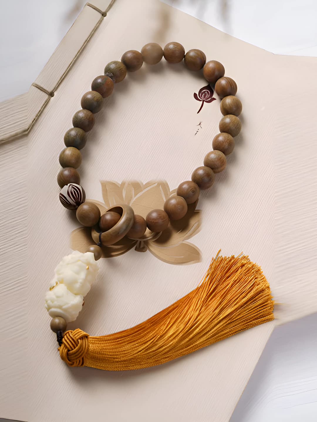 Green sandalwood, tassel