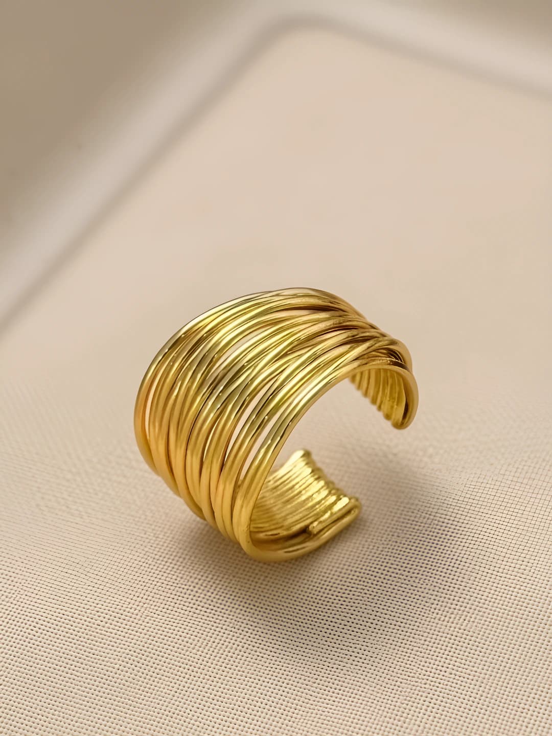 C-190 gold, wide face ring