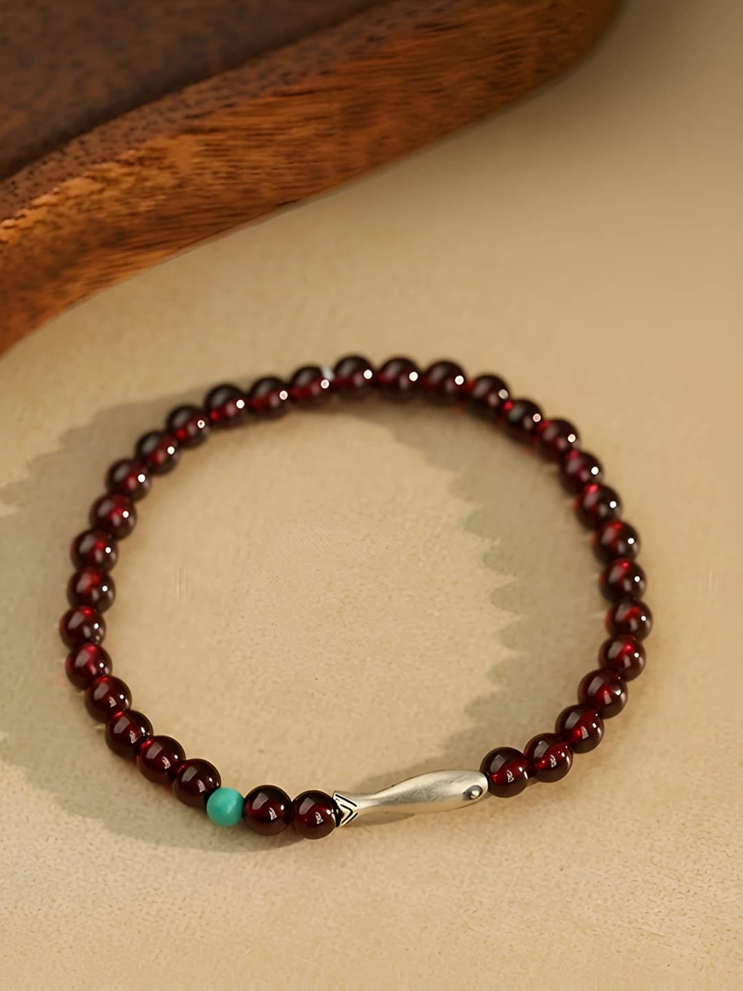 Women's new Chinese style garnet glass imitation fish bracelet