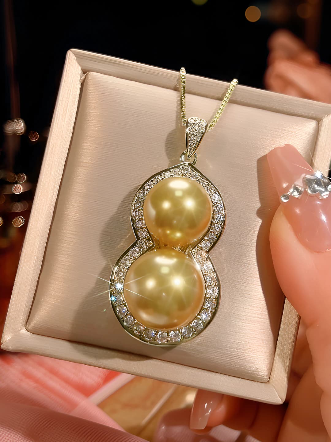Women's metal chain necklace with simulated pearl and gourd pendant, 2026