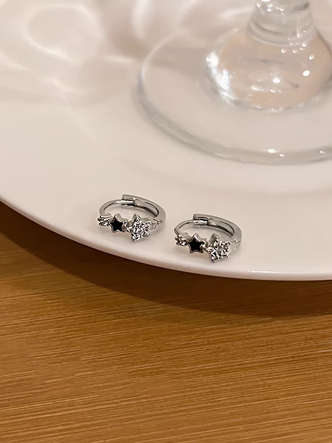 Women's star stud earrings: small, individual, sleep-friendly, Korean style, high-end design