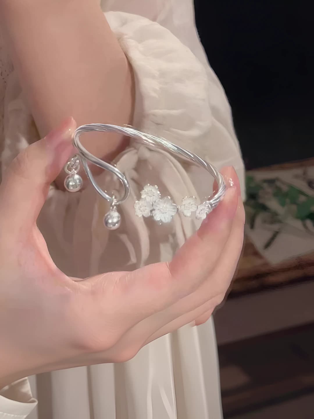 M767 Plum Blossom Bell Bracelet
