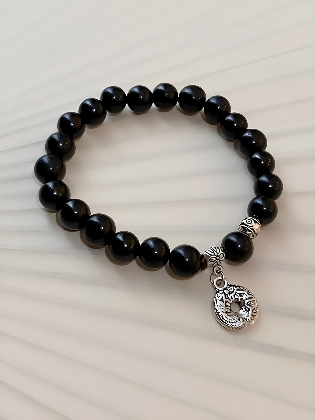 M634 (zen black bead bracelet)