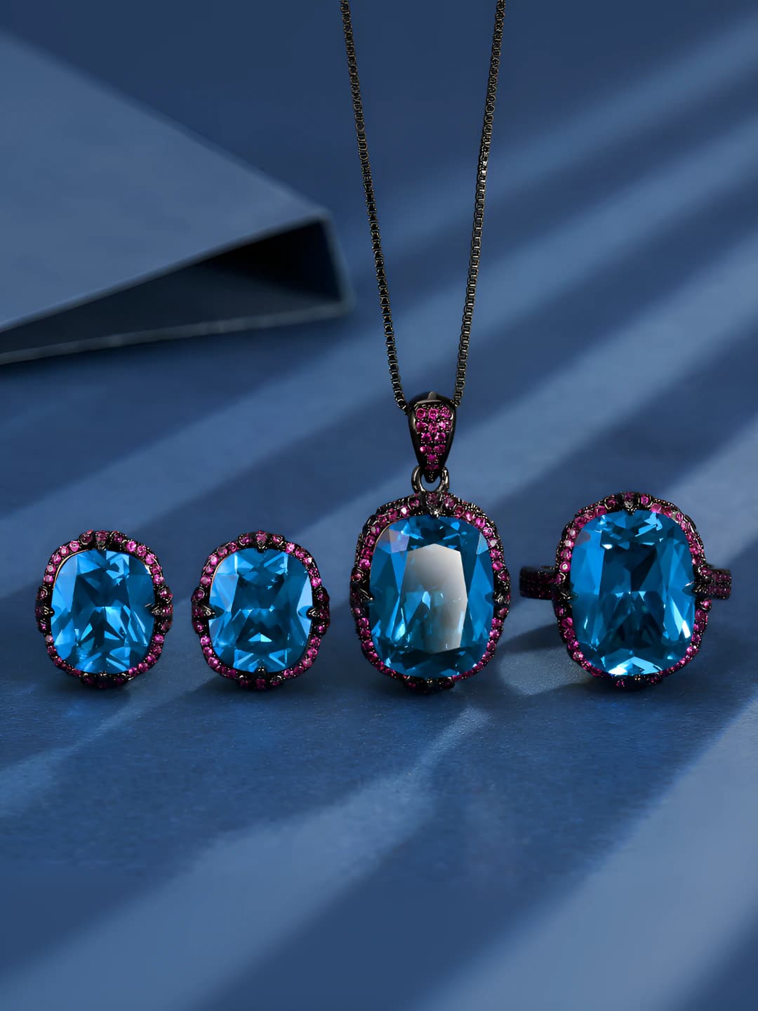Women's autumn-winter retro style set (komplekt) in black gold with zircon and gold plating on a copper base