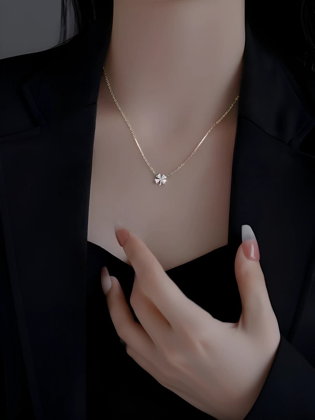 L121 Four-leaf clover sparkle necklace