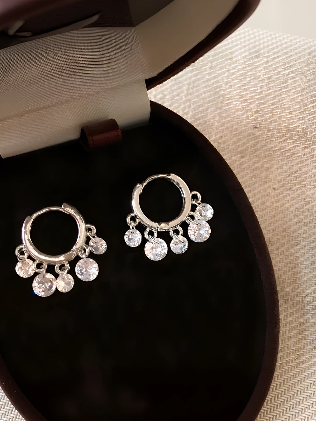 Серебряные серьги с цирконом