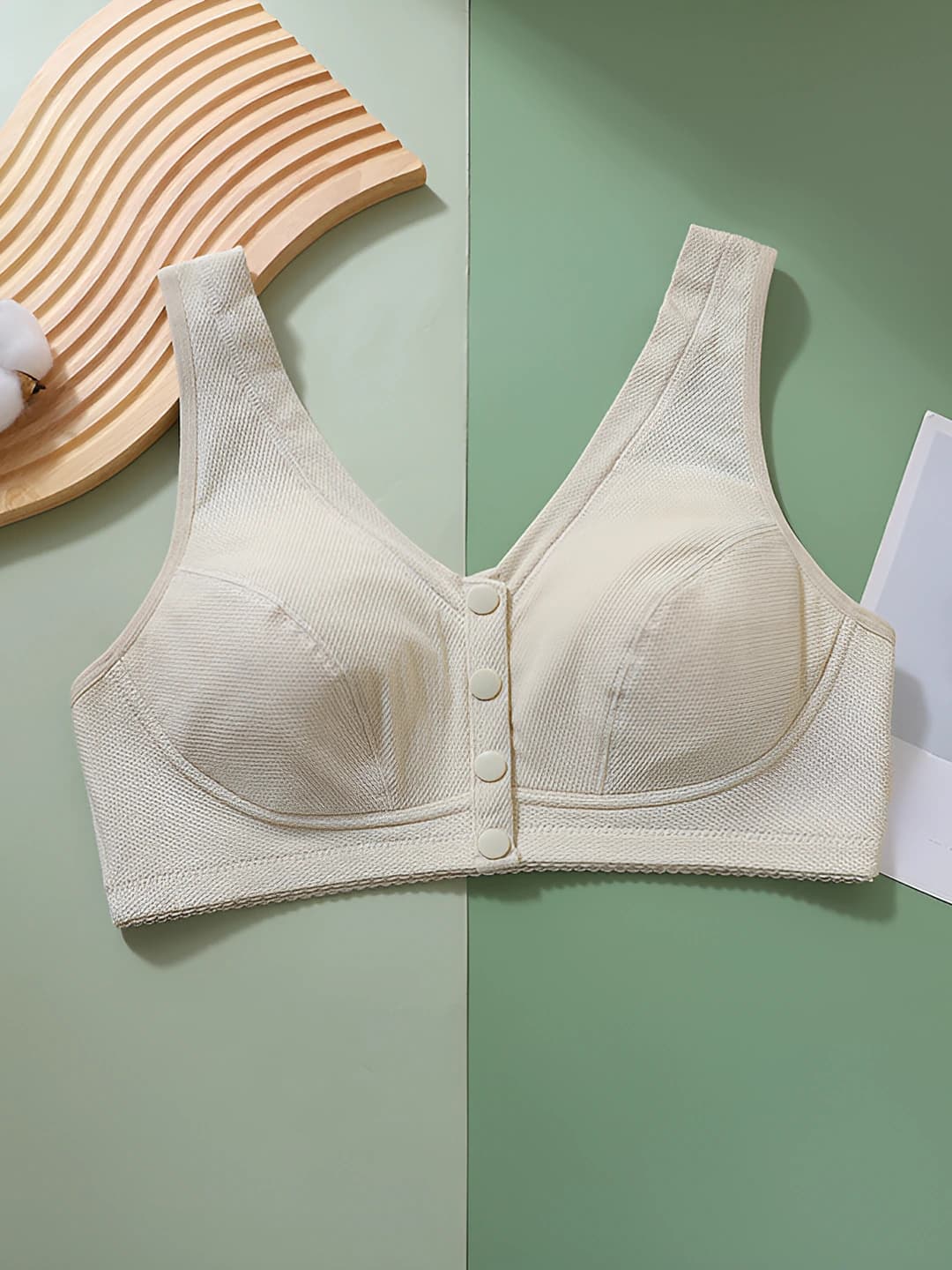 Бежевый