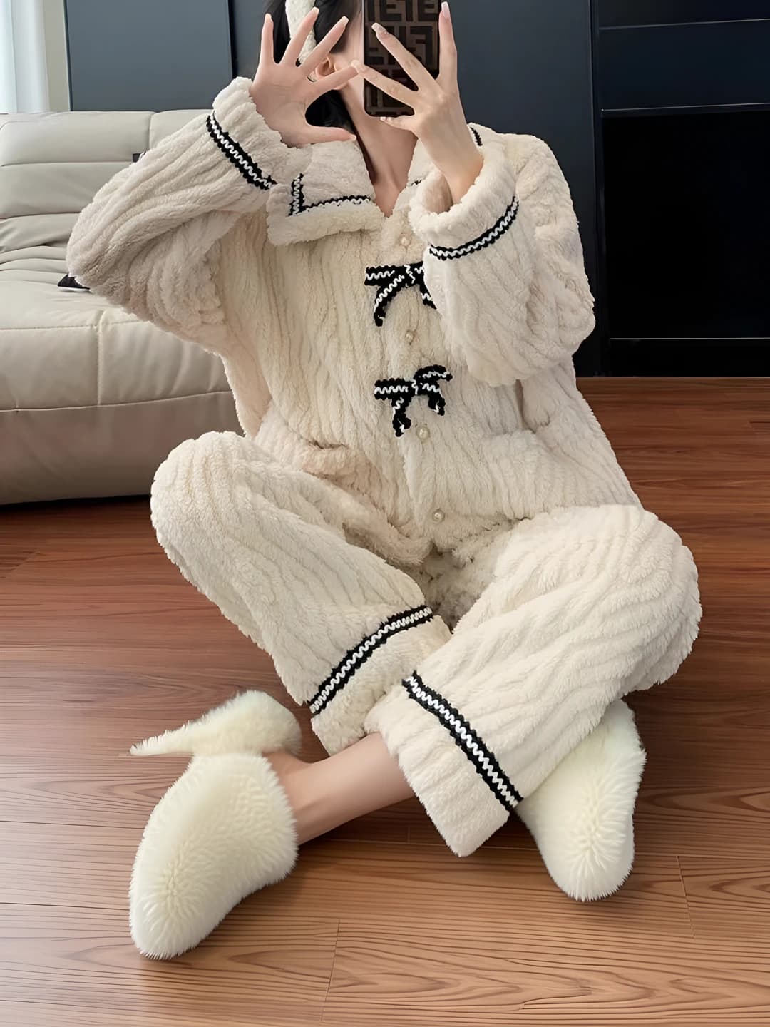 White bow