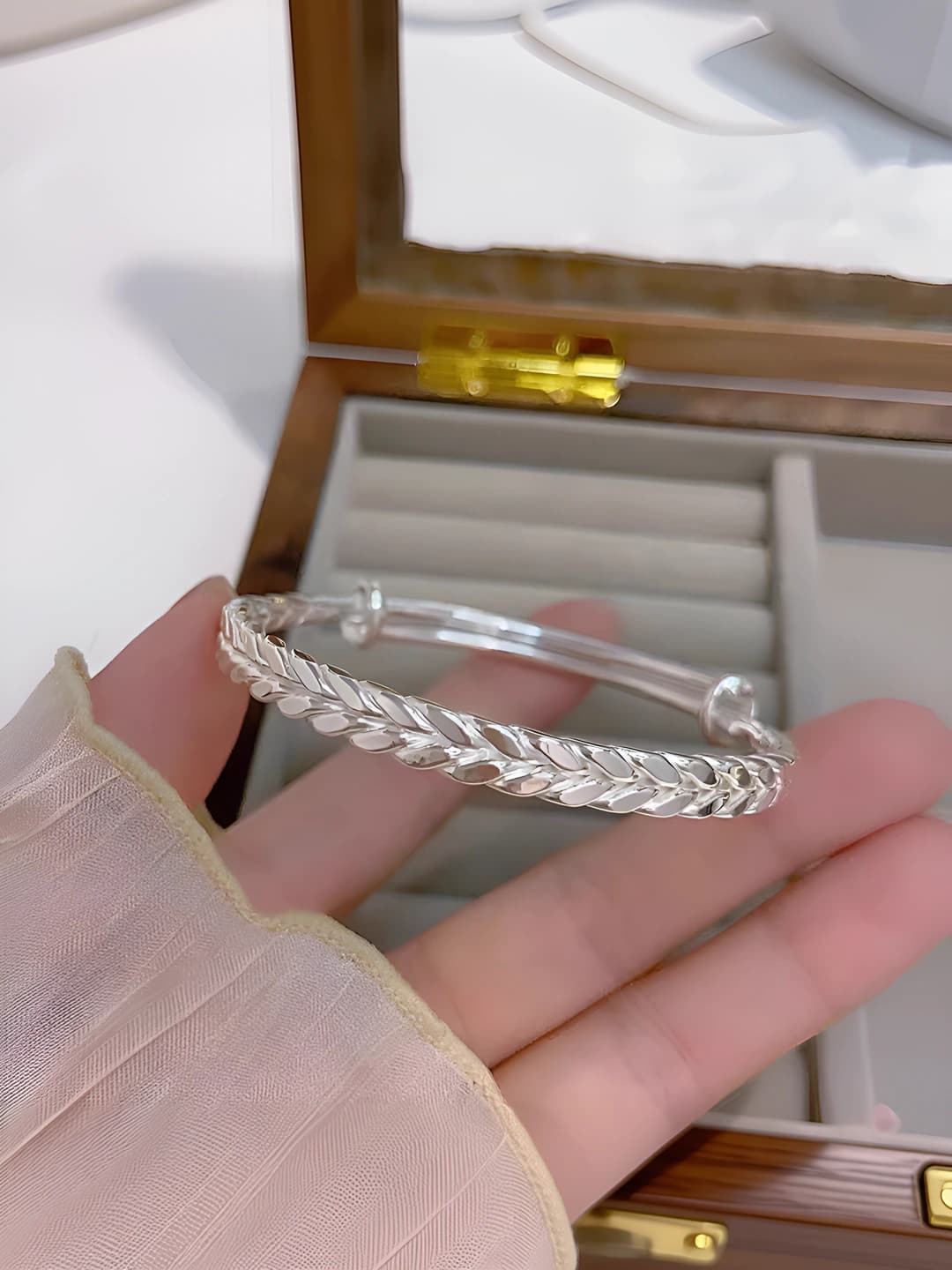 M1313 Sliding bracelet, wheat shape