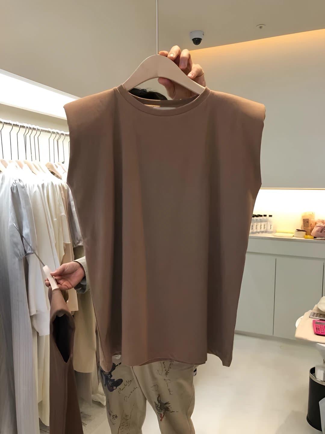 Light coffee stand-up collar