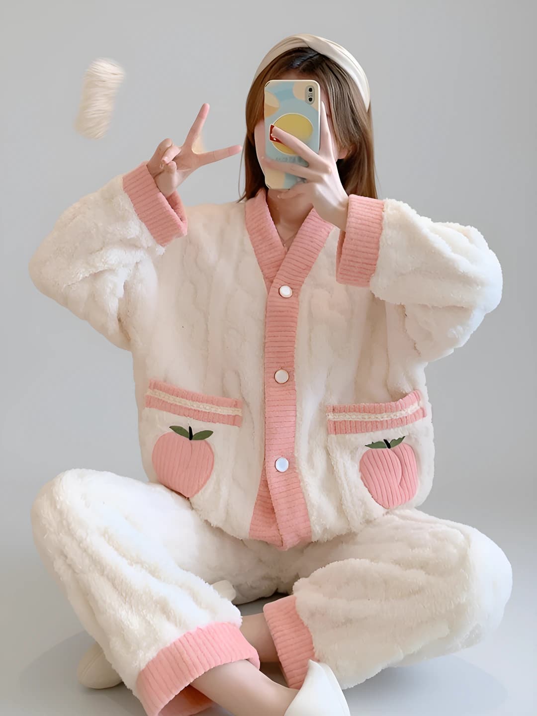 Embroidered peach - Size L