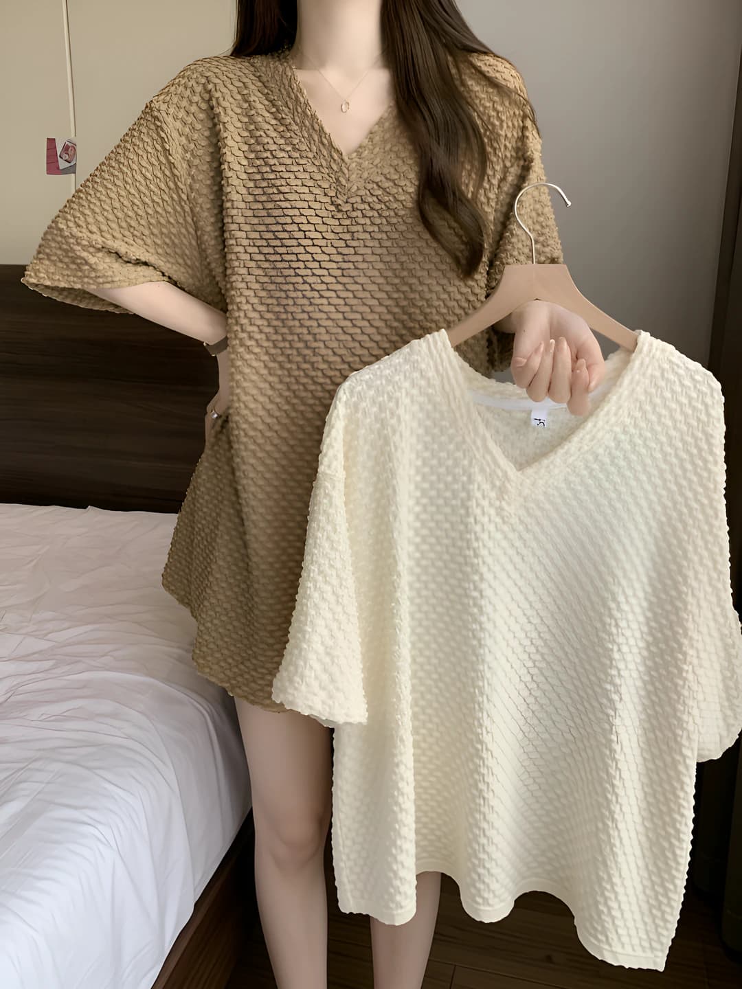 Women's plus size loose fit V-neck short sleeve t-shirt, casual style, mid-length