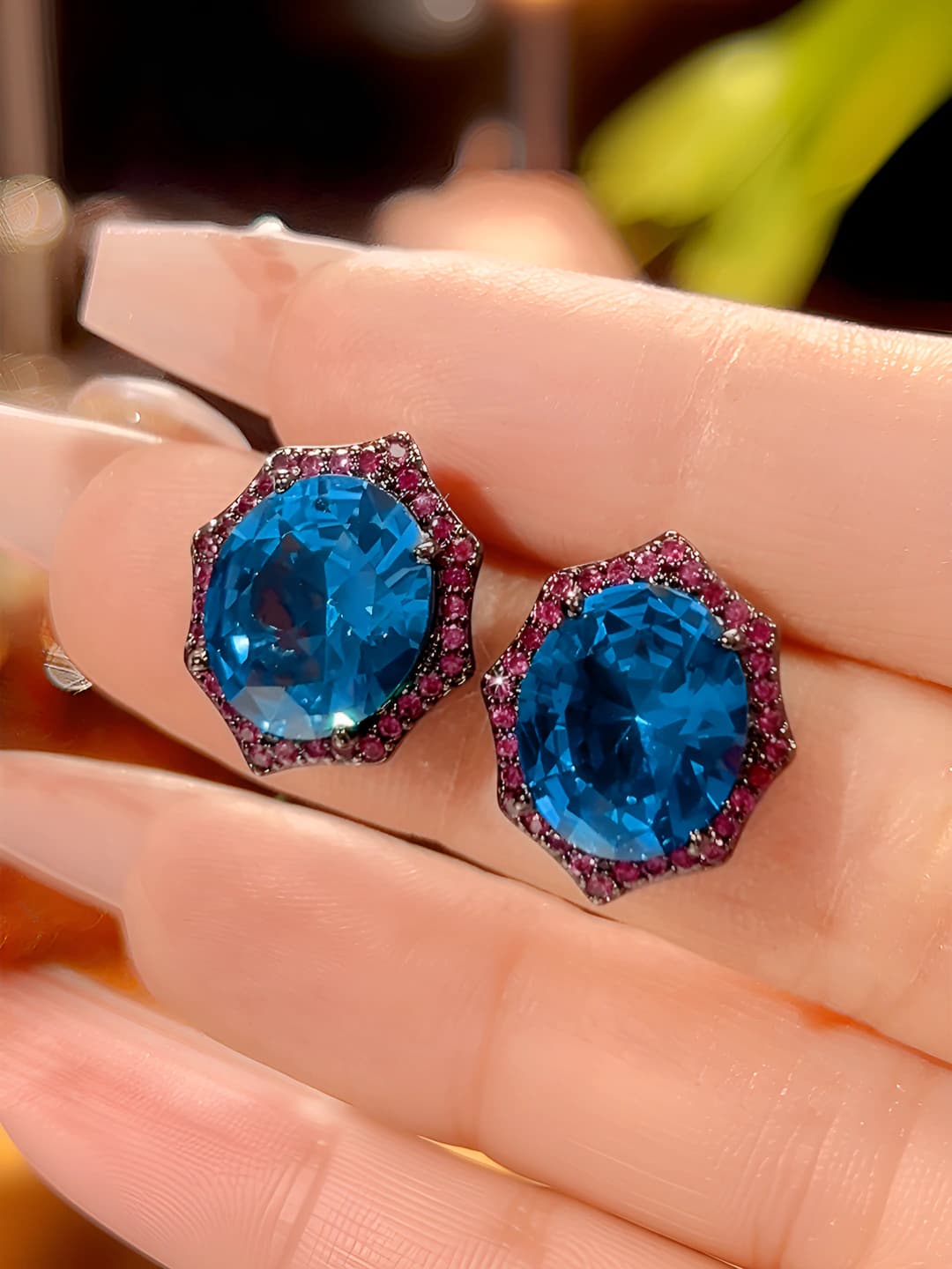 Women's oval stud earrings with artificial blue topaz, gold-plated copper base (10*12)