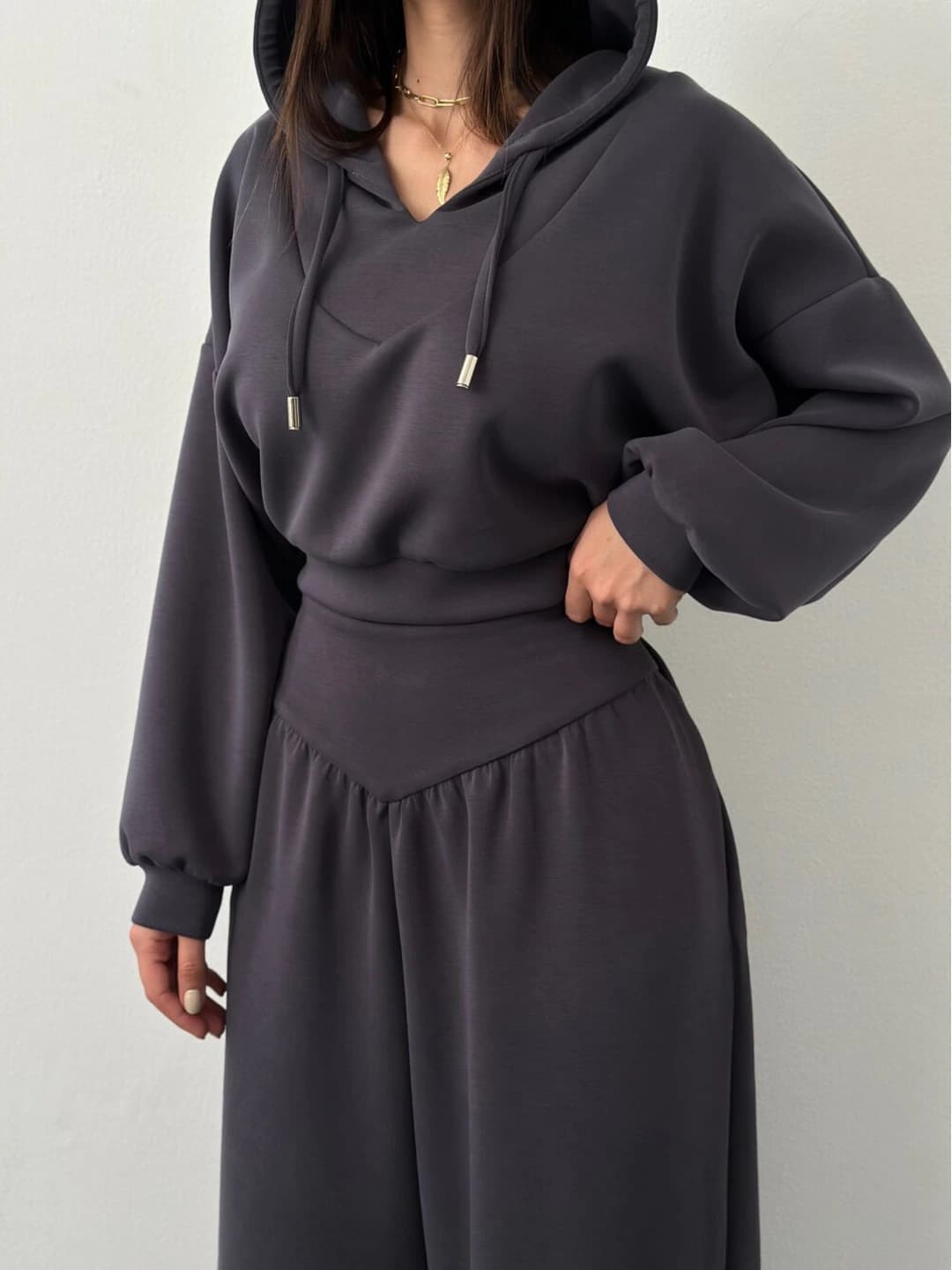 Dark grey (tin box)