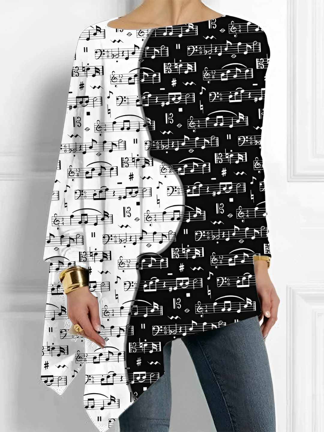 Women's long sleeve printed t-shirt: crew neck, batwing sleeves, black and white geometric pattern, loose fit