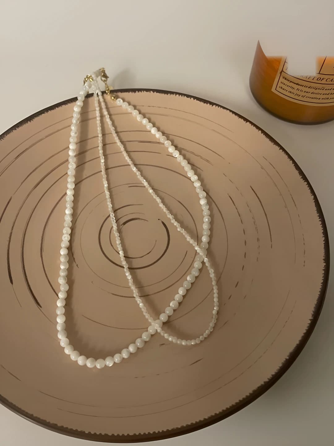 Women's short necklace with handmade shell pearls in Korean style