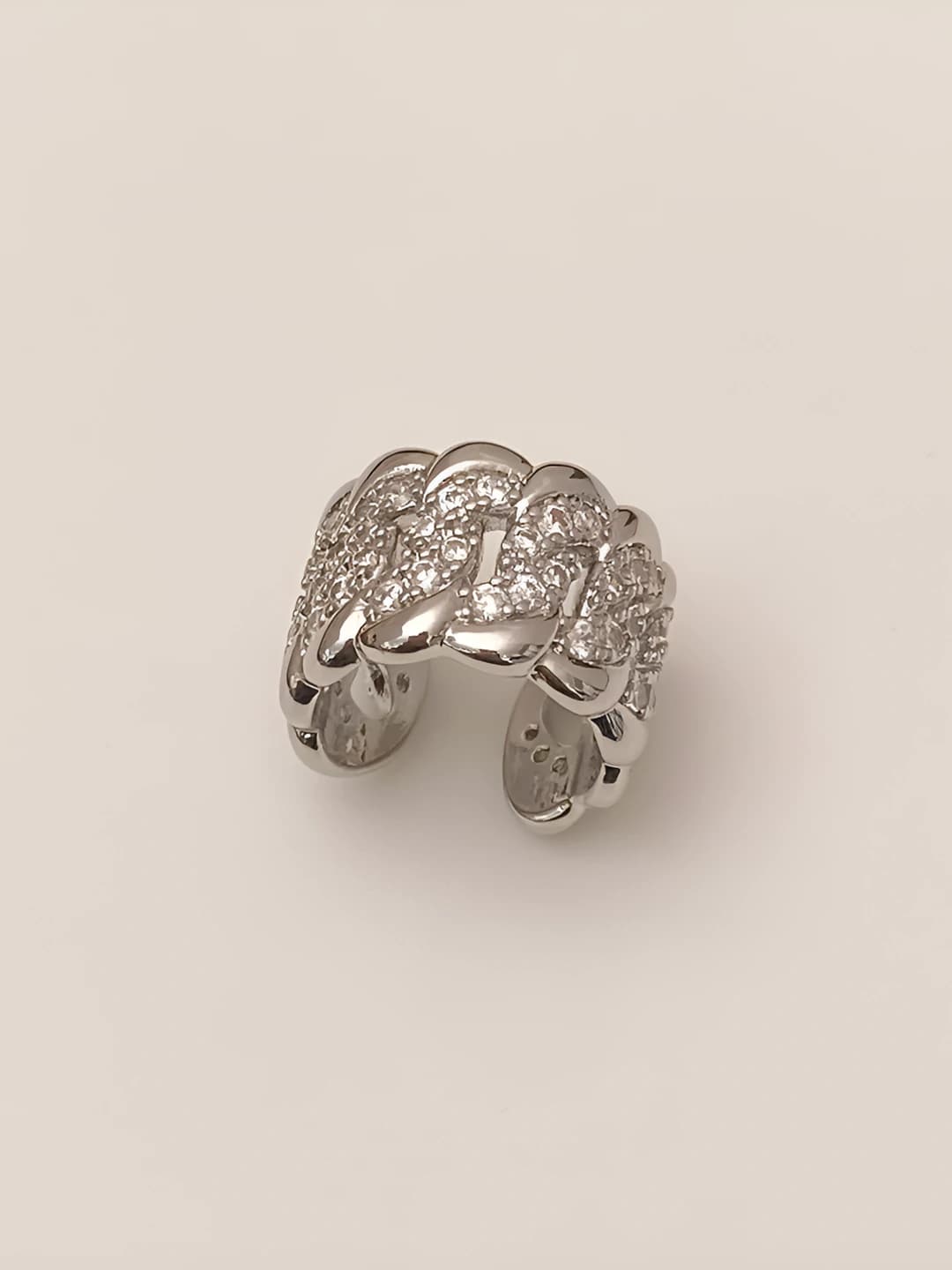 Серебряные серьги-клипсы с микробриллиантовой вставкой