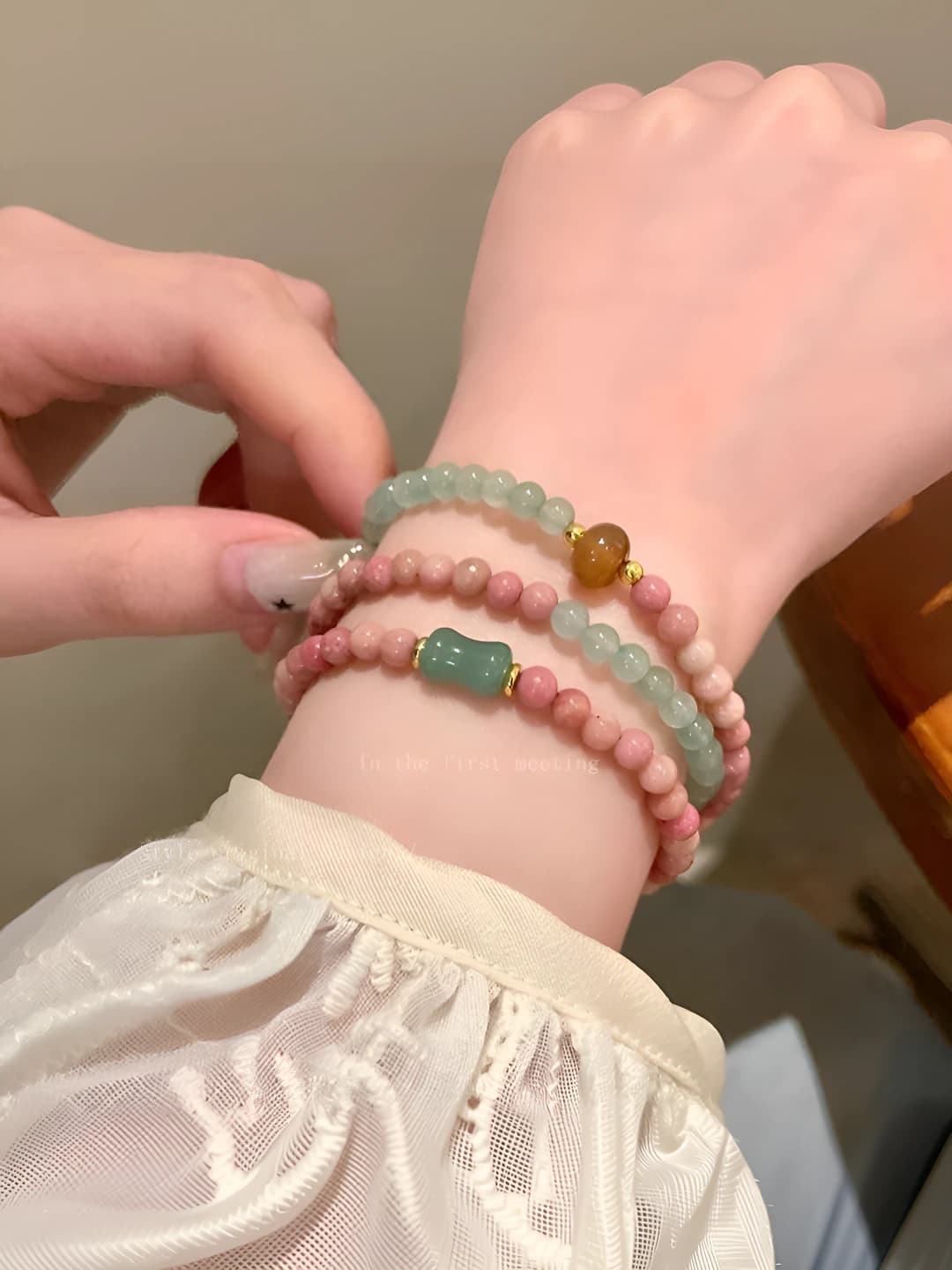 M230 Pink Red-Stone Contrast Bracelet