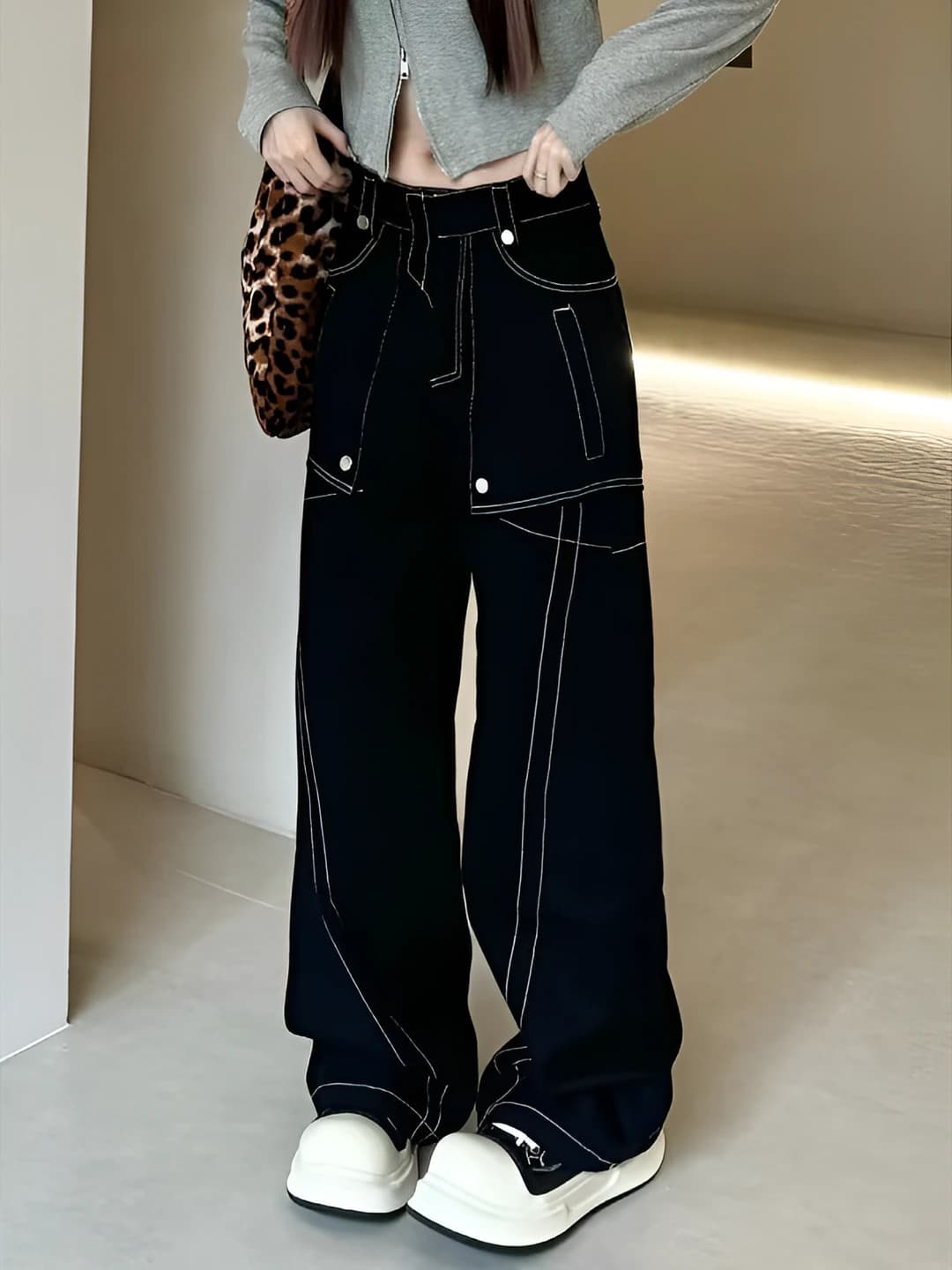 Ayollar uchun 2026 bahor-yoz retro uslubdagi keng va klesh jinsi shimlar, baland bel, to'g'ri kesim, bo'sh (oversize) fit, nozik ko'rsatadigan, dazmol talab qilmaydi