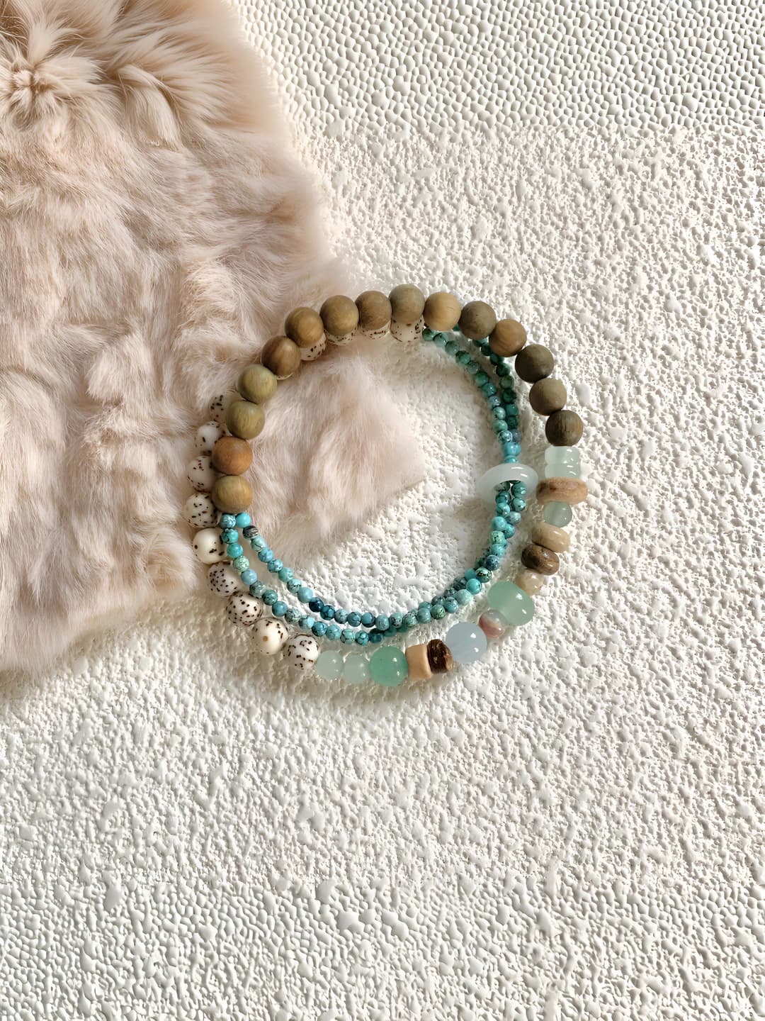 Floating island bracelet
