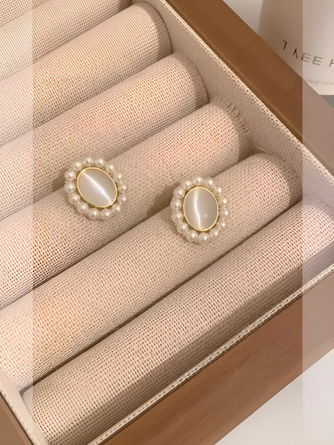 A1207 Oltin~Quloq soba