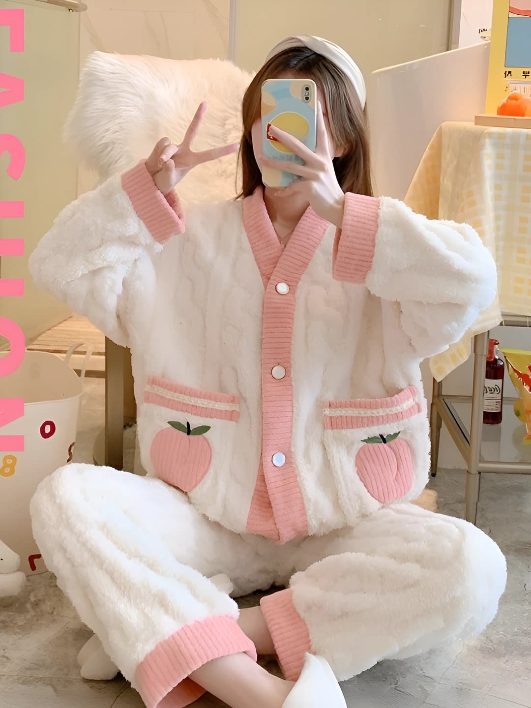 Embroidered peach - Size XL