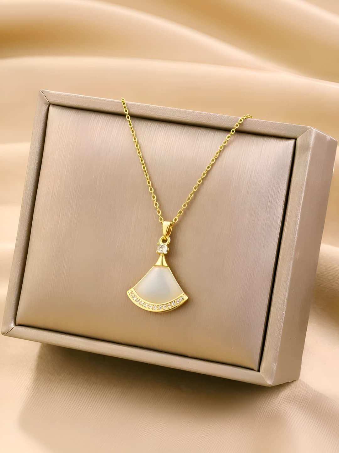 8818-Gold