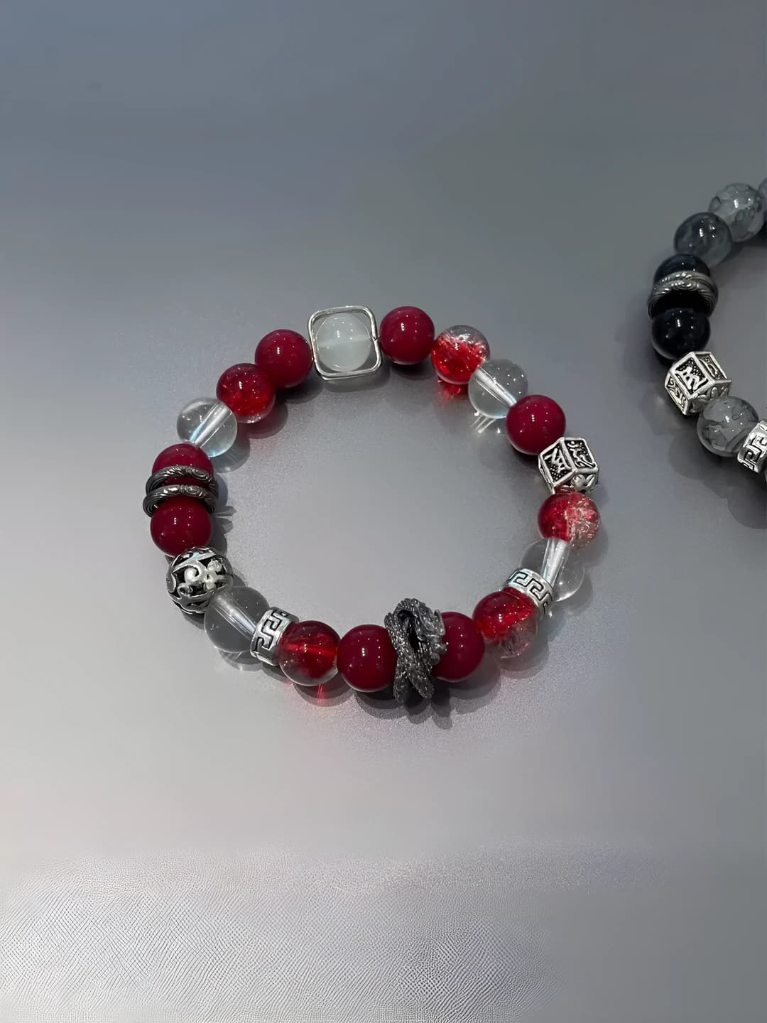 M964 [Red bead dragon bracelet]