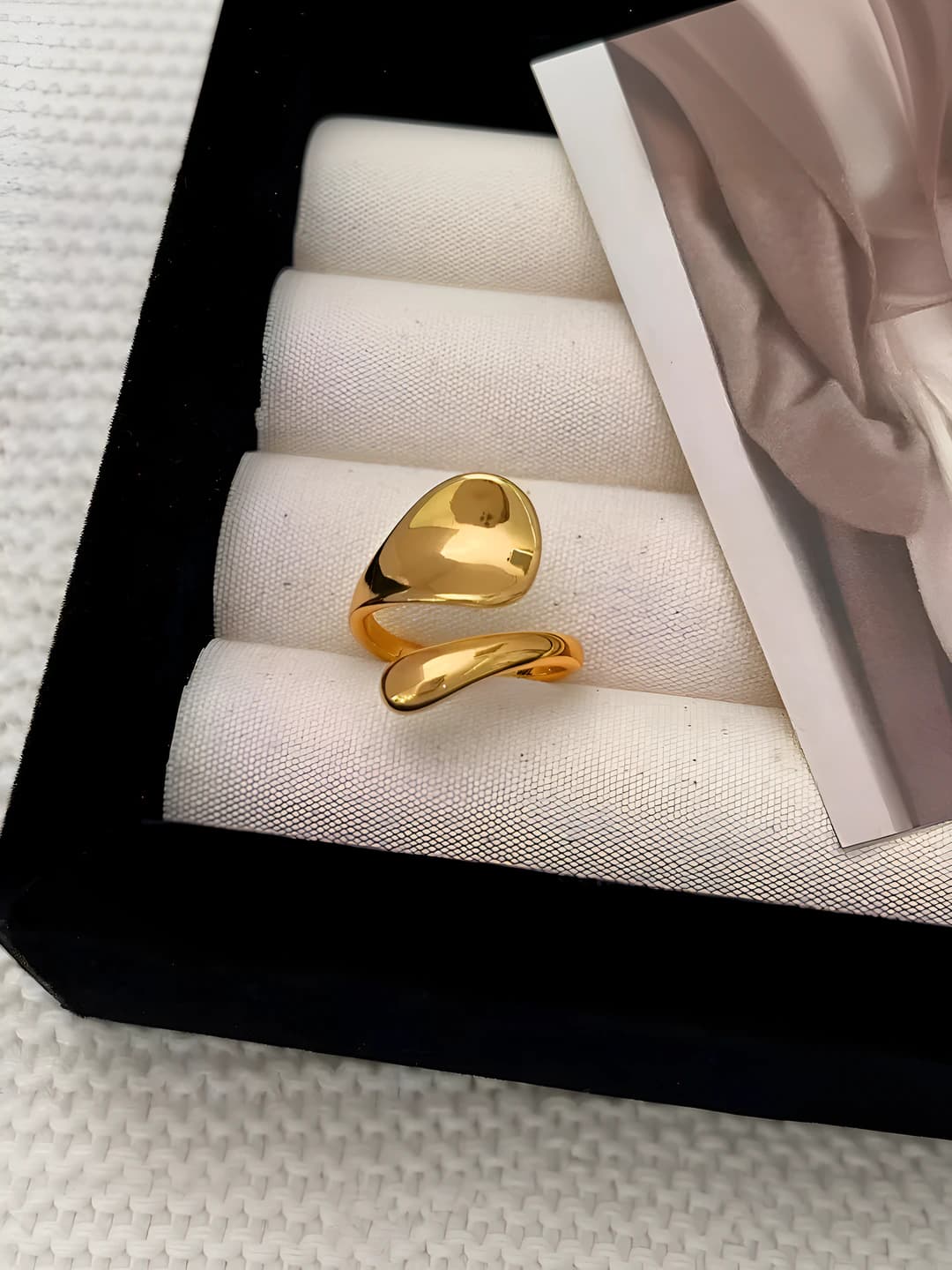 C-22 gold, asymmetric ring