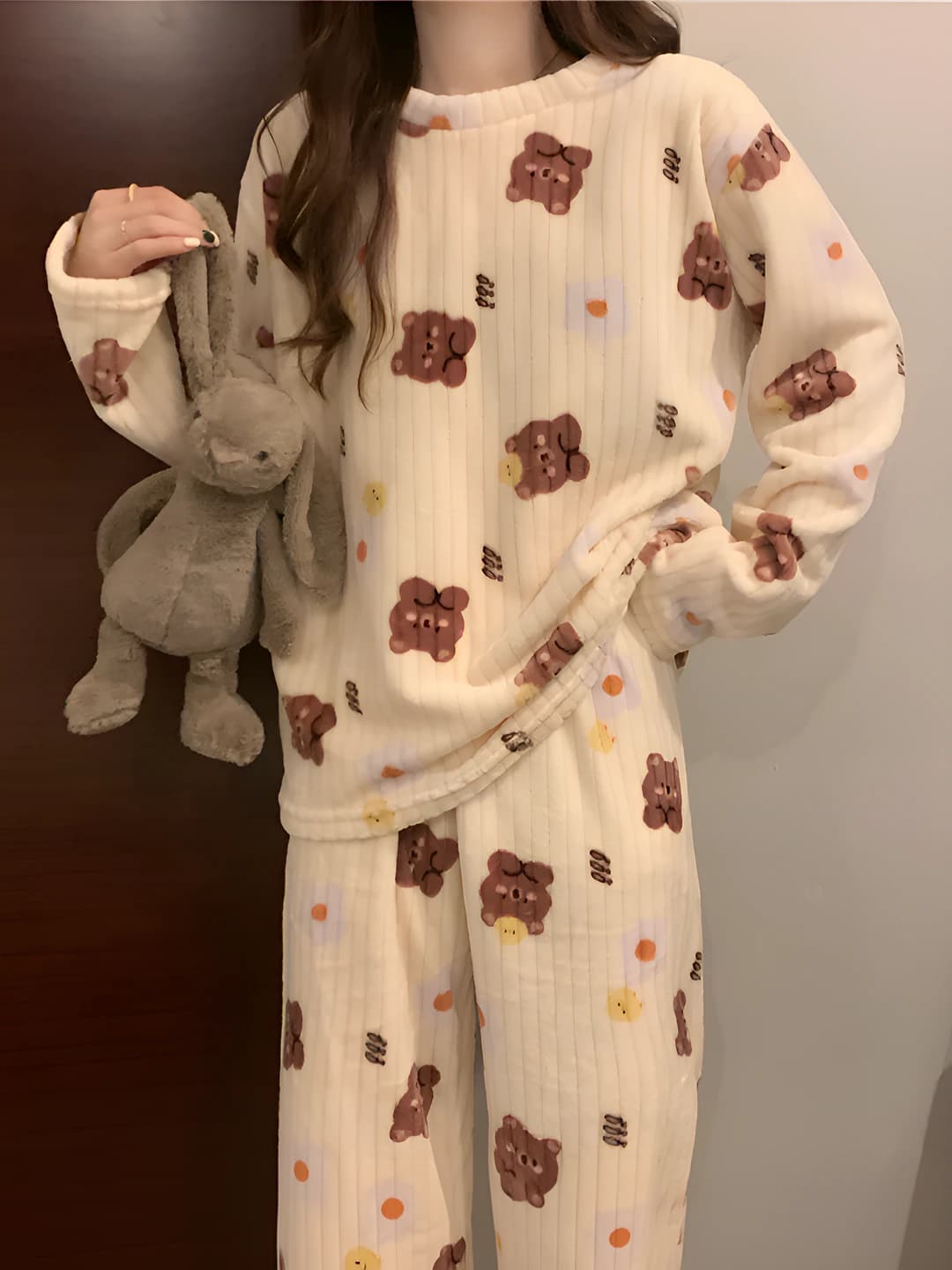 Round neck bear-off-white