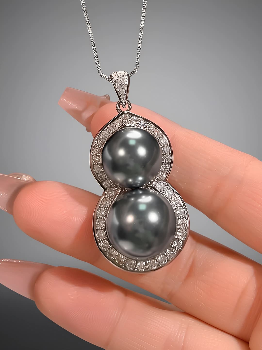 White gold grey pearl pendant, with box