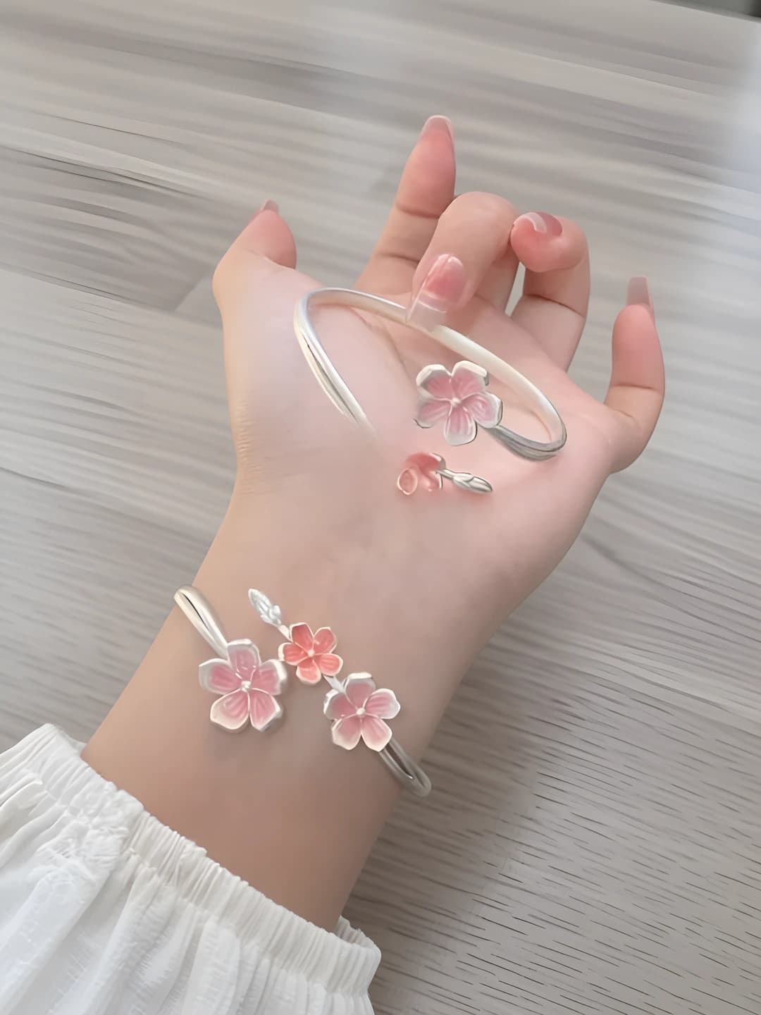 Ayollar uchun retro uslubdagi pink rangdagi shahzoda guli naqshli bryushtik