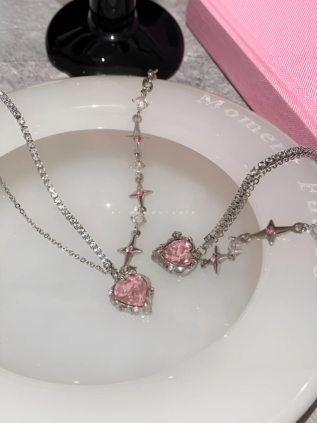 Women's alloy necklace with heart pendant, 41-50 cm, multi-layer, design element: heart, style: fashion OL